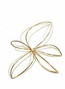 “Flower”, gold and diamond.