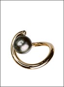 “PEARL RING” - gold and tahiti pearl